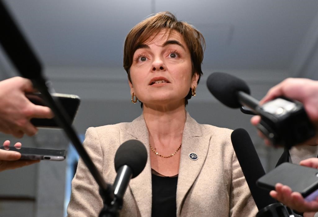 Les ministres Fréchette et Roberge lancent Francisation Québec
