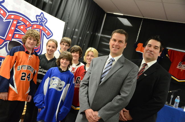 Le hockey envahira les écoles