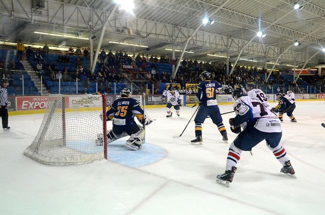Le Caron et Guay reste à Trois-Rivières