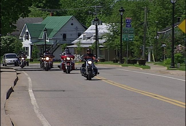 Des villages demandent aux motocyclistes d’être plus silencieux