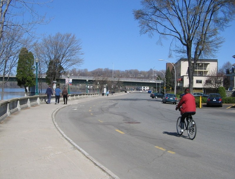 La promenade du Saint-Maurice redevient à sens unique