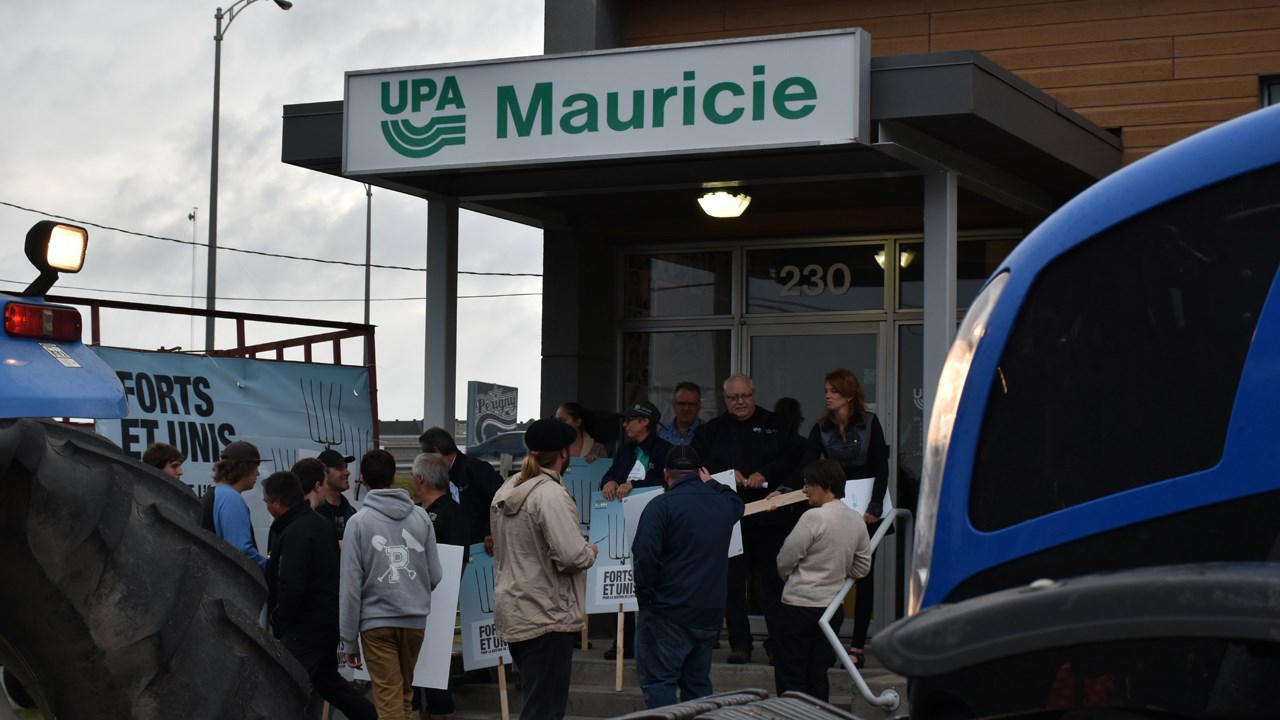 Les producteurs agricoles manifestent pour que la gestion de l'offre soit protégée
