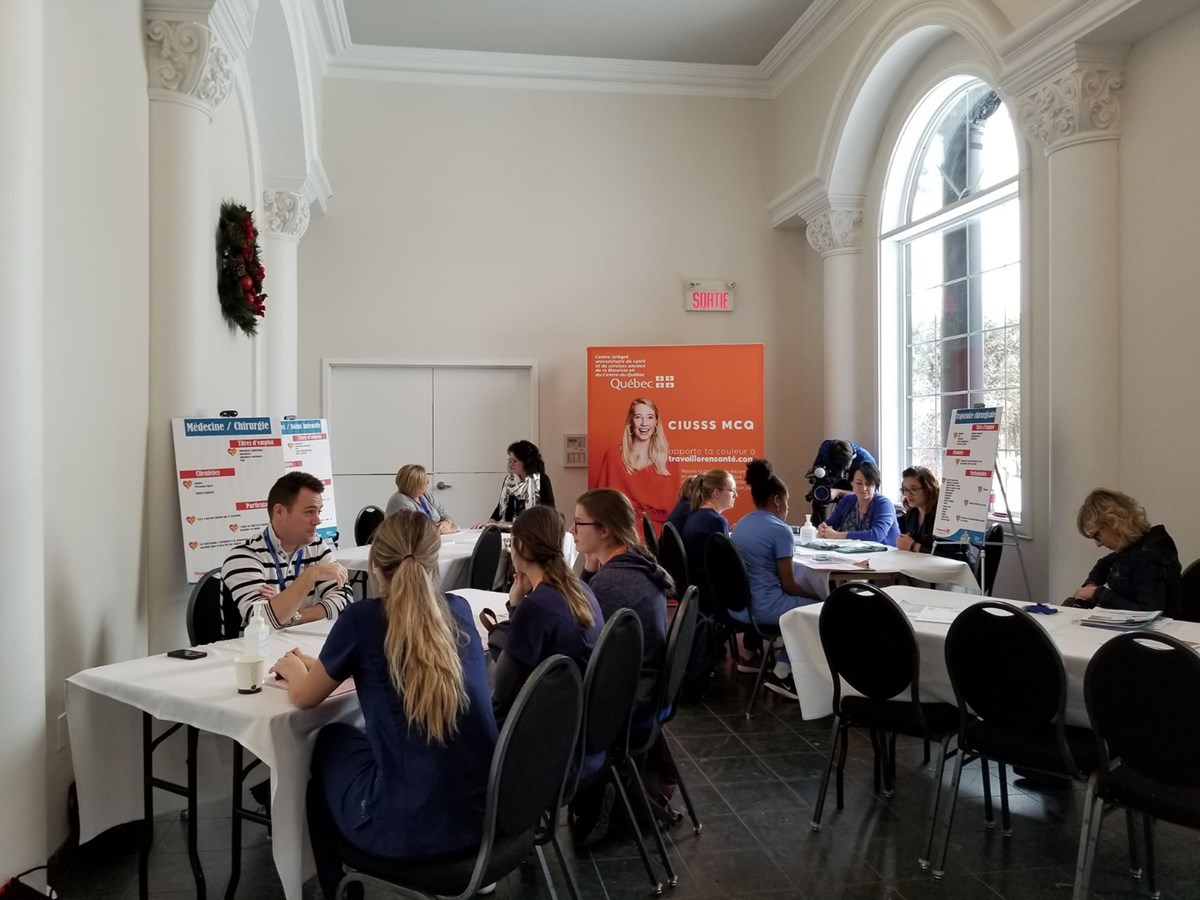 Lors de l'atelier de "speed dating" entre les étudiants et les intervenants des secteurs cliniques du CIUSS MCQ.