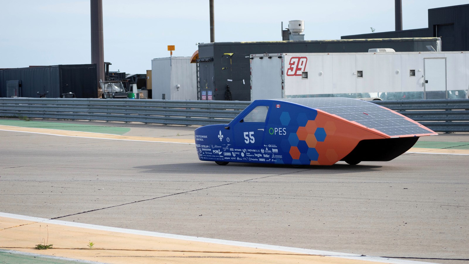 Rallye sur plus de 1 800 km grâce à l'énergie solaire