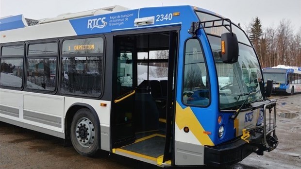 L’horaire restreint actuellement en vigueur pour le service de transport régulier est maintenu en ce début d’année.