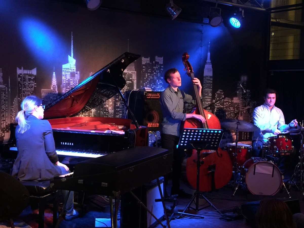 Émie R. Roussel Trio dans le cadre de la série de spectacles «5 à l'Angélus» 