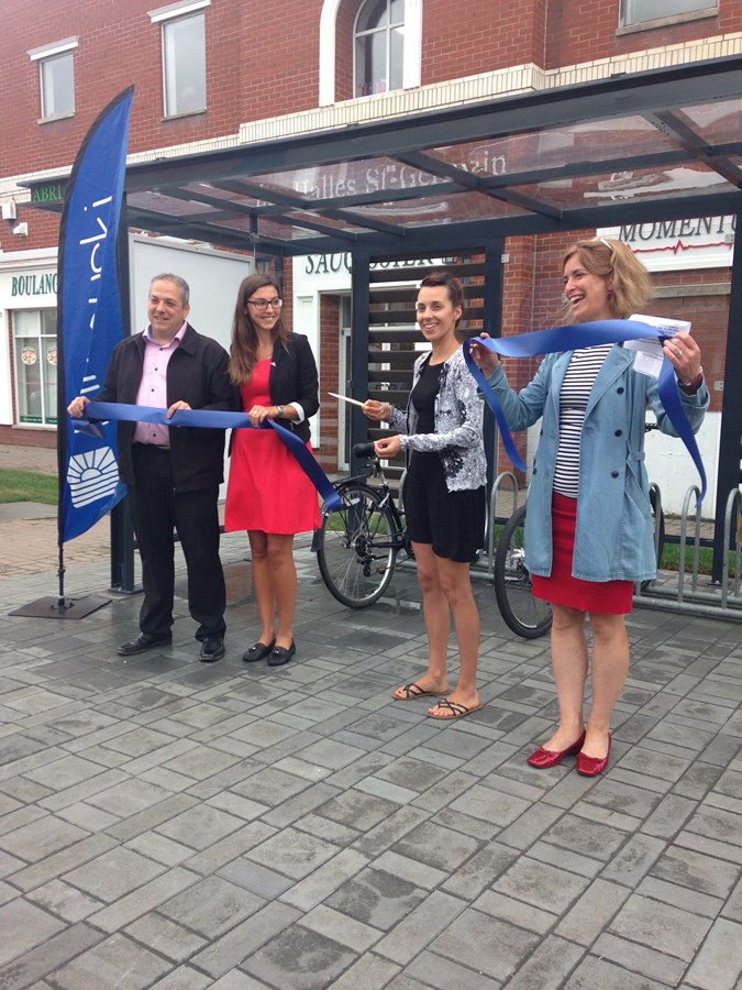 Inauguration d'un nouvel abri à vélos dans le stationnement des Halles St-Germain