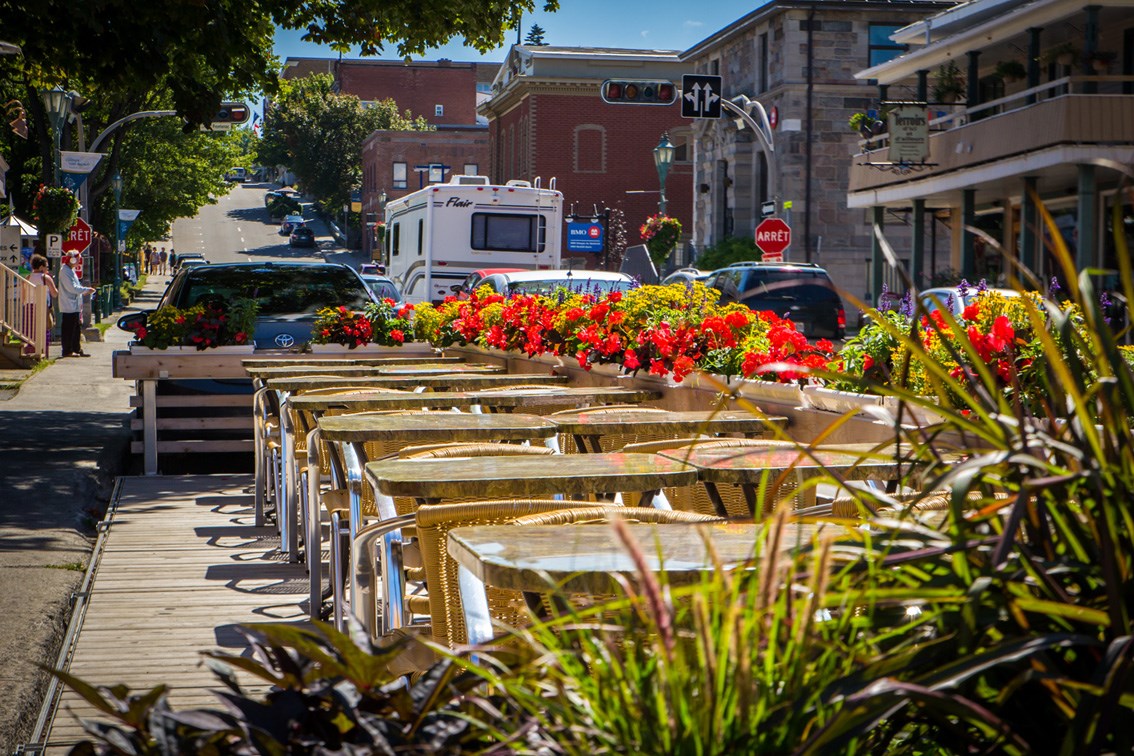 Rivière-du-Loup transforme sa rue principale en espace festif pour la période estivale