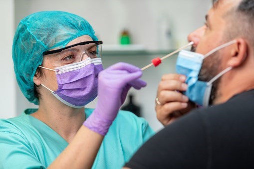 16 nouveaux cas et un décès supplémentaire s’ajoutent au bilan régional
