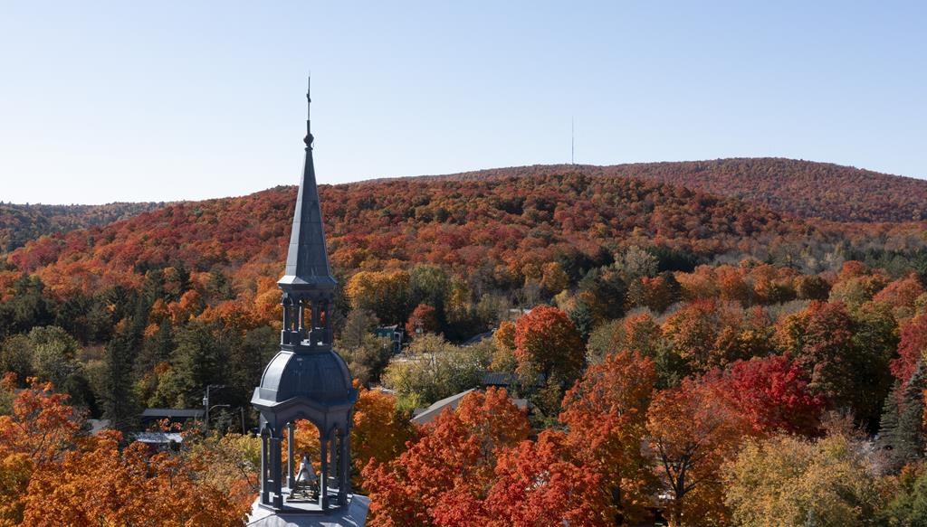 Un automne frais et sec pour le Québec et des tempêtes à surveiller dans l'Est
