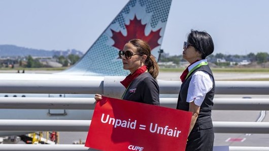 Les agents de bord d'Air Canada entament la dernière journée avant une possible grève