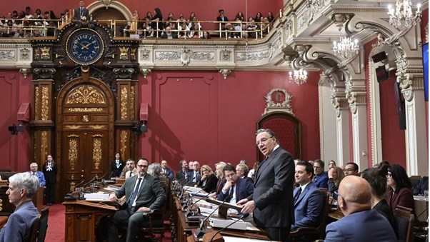 Exclue du caucus caquiste, Isabelle Poulet fustige la loi spéciale sur les médecins