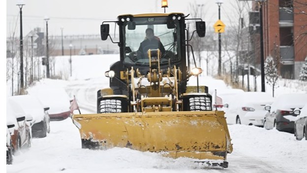 Plus de 360 000 foyers québécois sont sans électricité en raison de la neige lourde