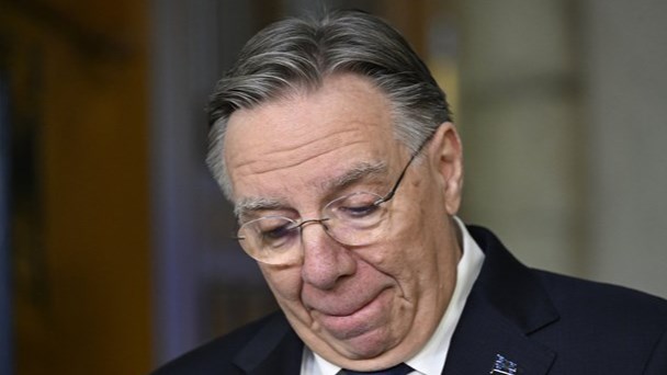 L'engagement politique de François Legault salué par plusieurs