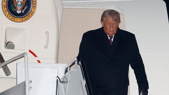 Accord Canada-Chine: Trump menace Ottawa d'imposer des droits de douane de 100 %