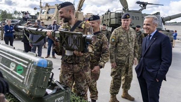 Le gouvernement fédéral veut créer 125 000 emplois dans l'industrie militaire