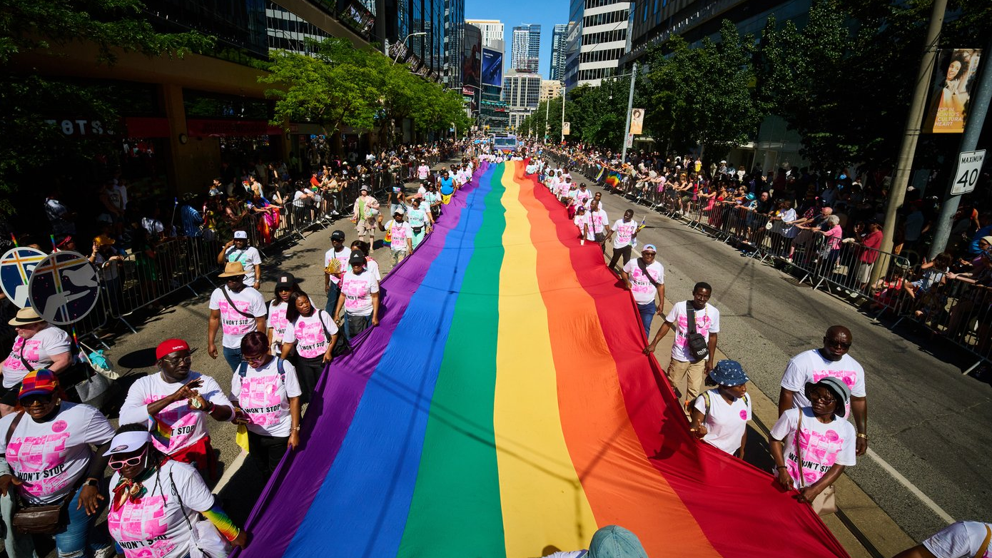 Les associations LGBTQ+ exhortent Ottawa à prolonger le plan qui arrive à échéance
