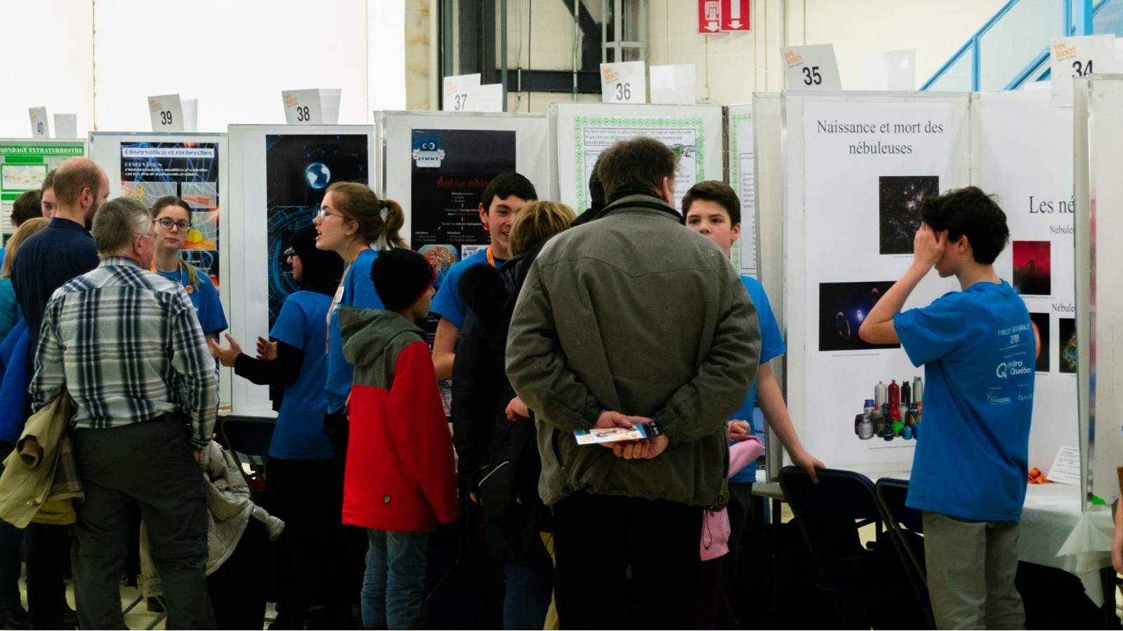 Près de 800 visiteurs ont parcouru les 81 kiosques dans le cadre de l'Expo-sciences Hydro-Québec, finale régionale 2019. 