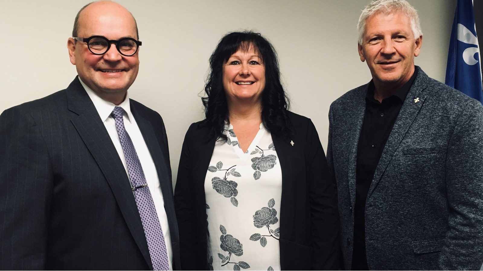M. Reid a présenté les nouveaux membres de son équipe qui se sont greffés à celle-ci au cours des derniers mois, soit Carole Thivierge et Pierre Montreuil.