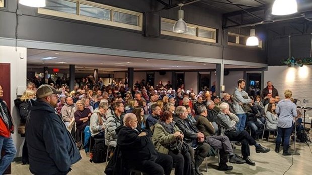 Décembre 2019 : Incendie au bureau de la députée, budget municipal et l'avenir du Théâtre des Cascades font les manchettes