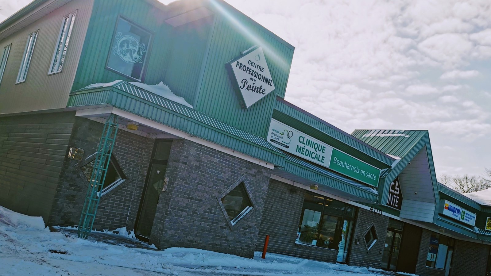 La Coop santé est maintenant établie au 400 boulevard de Melocheville, à Beauharnois.