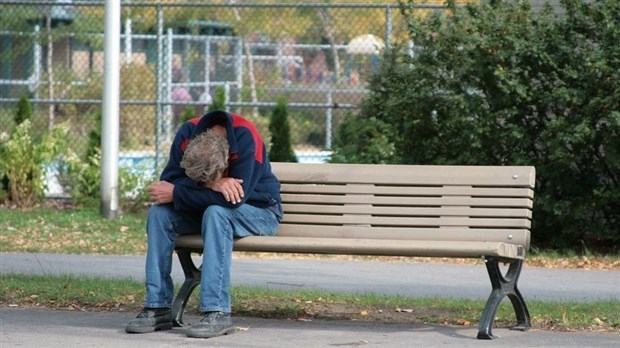 Prévention du suicide : Le PQ demande au gouvernement d'assurer le maintien des services