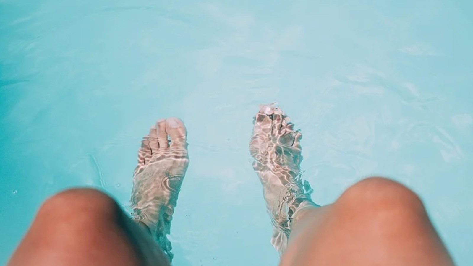 Ainsi, pour le moment, l’arrosage des pelouses, arbres, arbustes de même que le remplissage complet des piscines sont interdits.