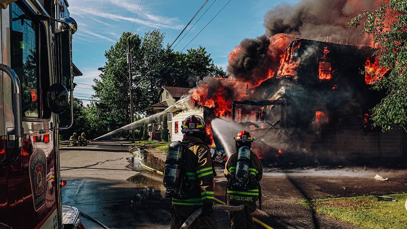 Une résidence de Les Coteaux est détruite par les flammes