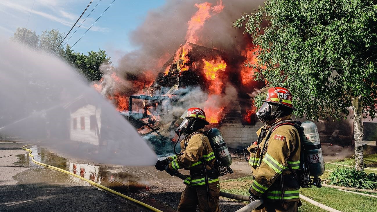 Une résidence de Les Coteaux est détruite par les flammes