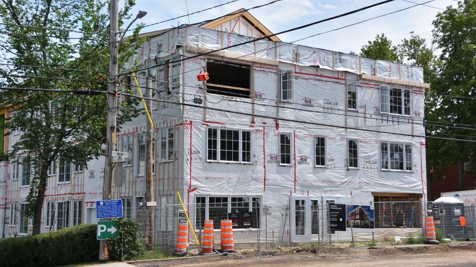 Futur immeuble à condo sur la rue Main
