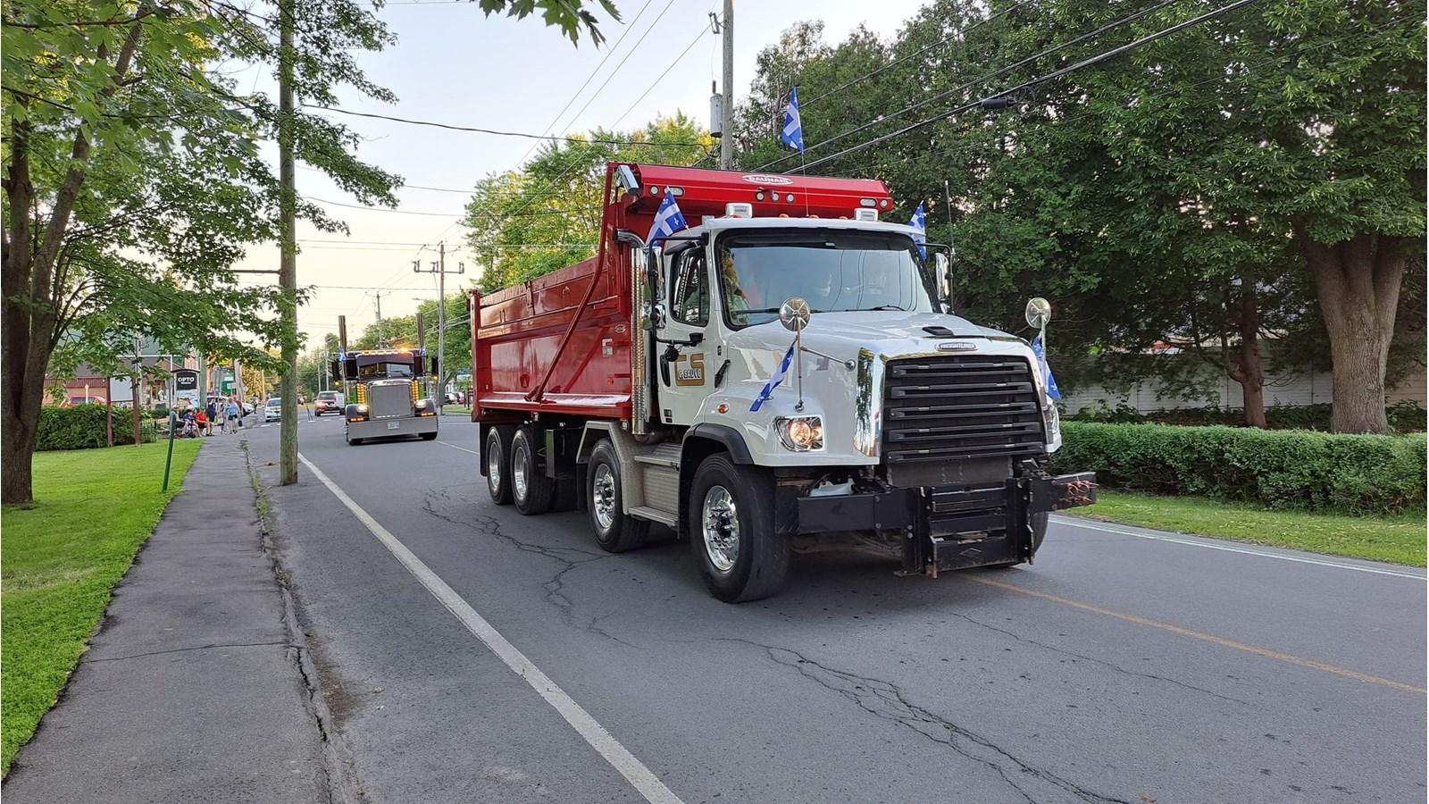 Retour en images sur le défilé de la Saint-Jean-Baptiste à Coteau-du-Lac