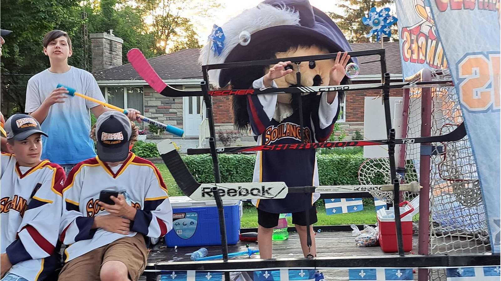 Retour en images sur le défilé de la Saint-Jean-Baptiste à Coteau-du-Lac