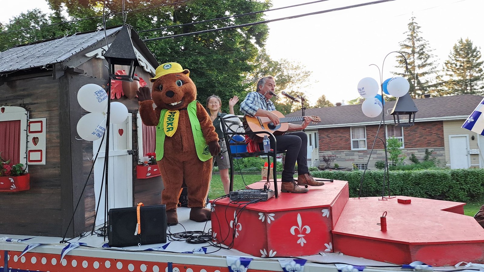 Retour en images sur le défilé de la Saint-Jean-Baptiste à Coteau-du-Lac
