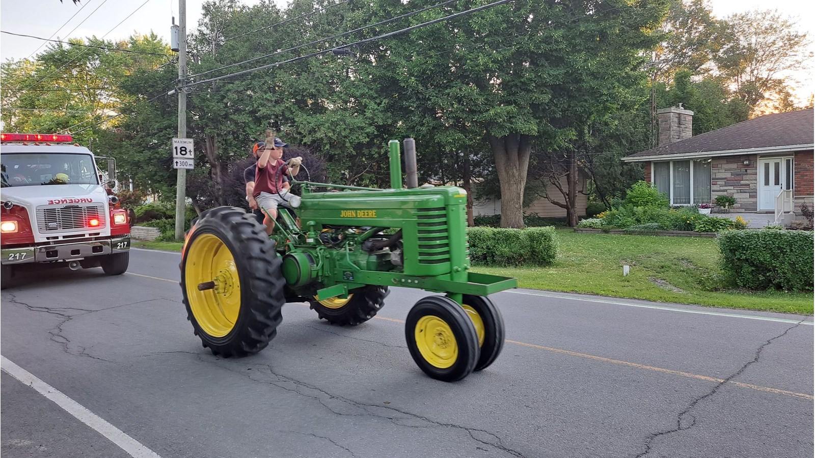 Retour en images sur le défilé de la Saint-Jean-Baptiste à Coteau-du-Lac
