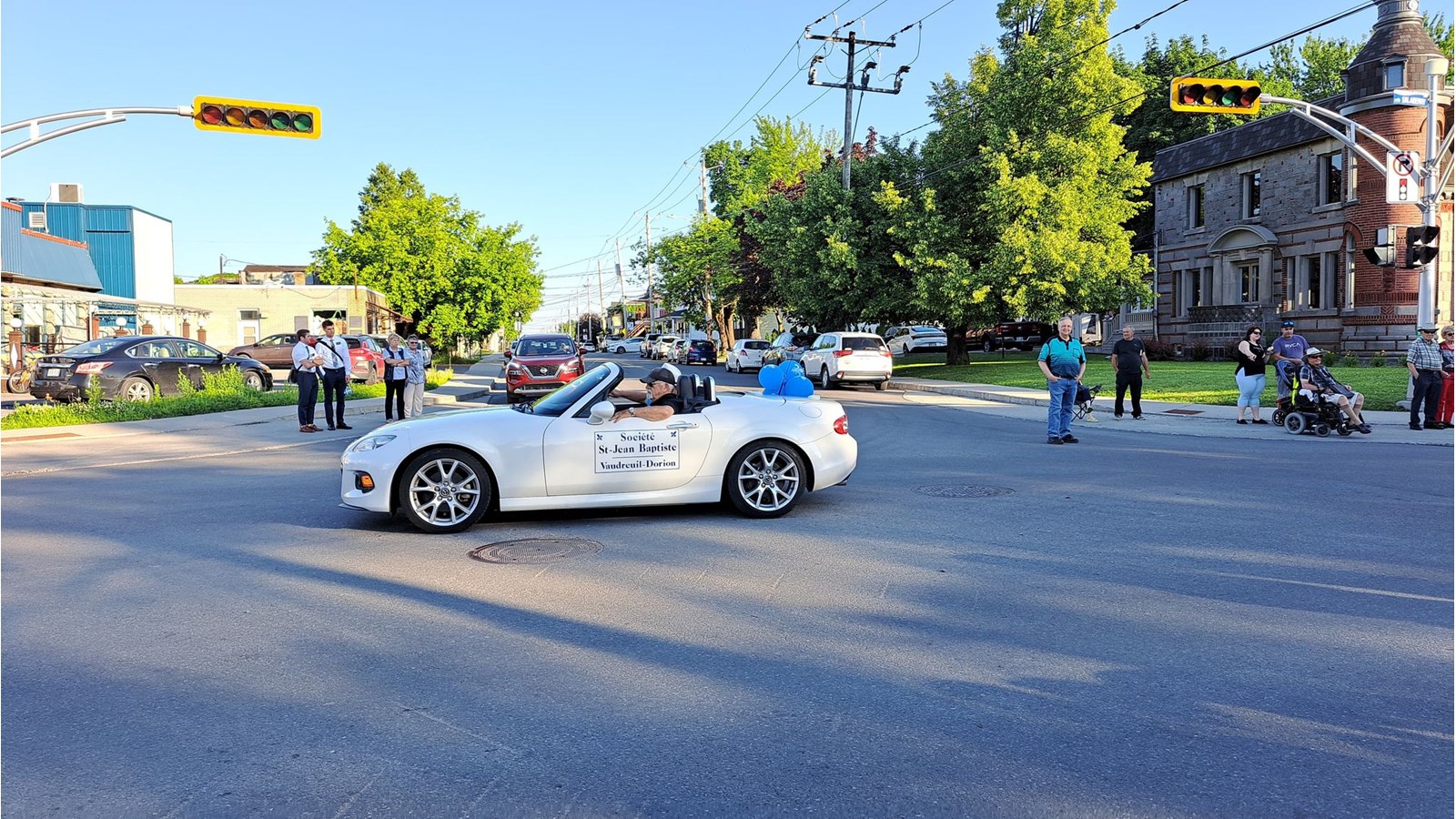 Retour en images sur le défilé de la Saint-Jean-Baptiste à Salaberry-de-Valleyfield