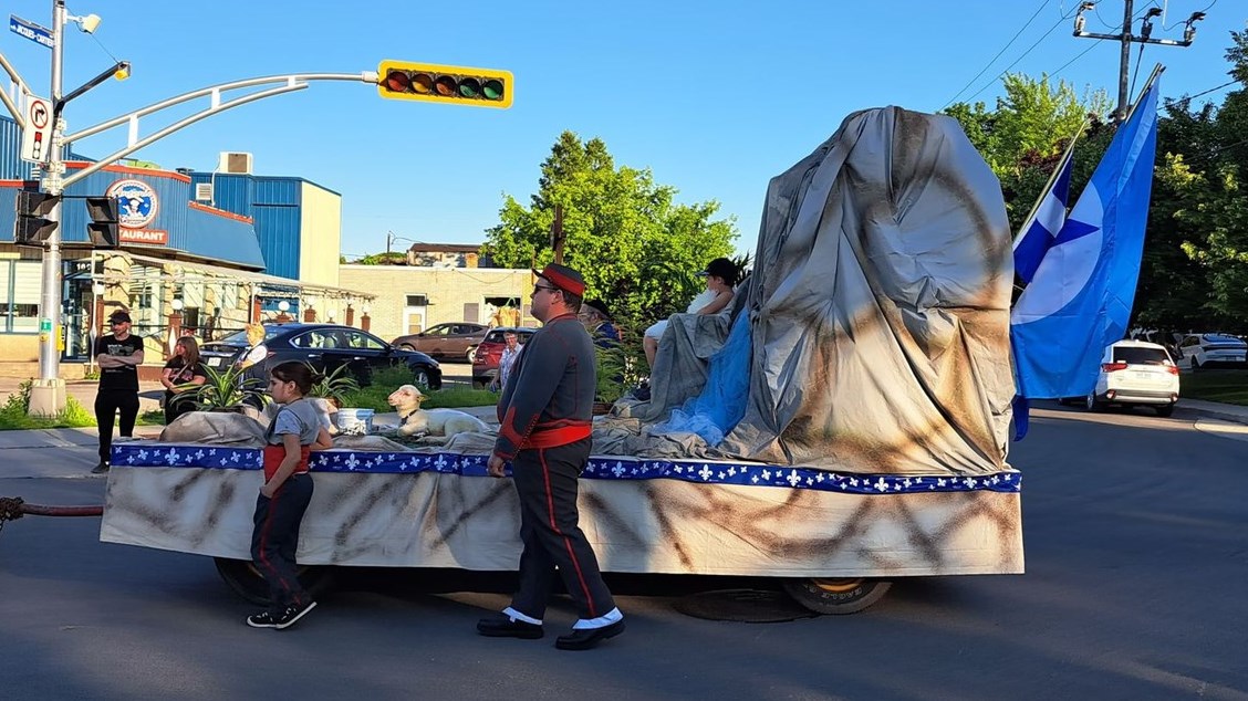 Retour en images sur le défilé de la Saint-Jean-Baptiste à Salaberry-de-Valleyfield