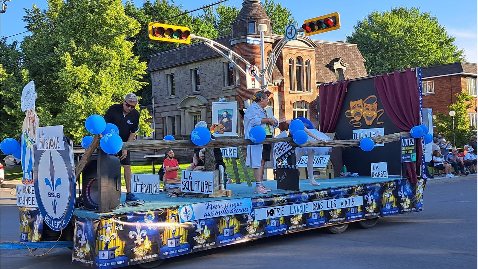 Retour en images sur le défilé de la Saint-Jean-Baptiste à Salaberry-de-Valleyfield