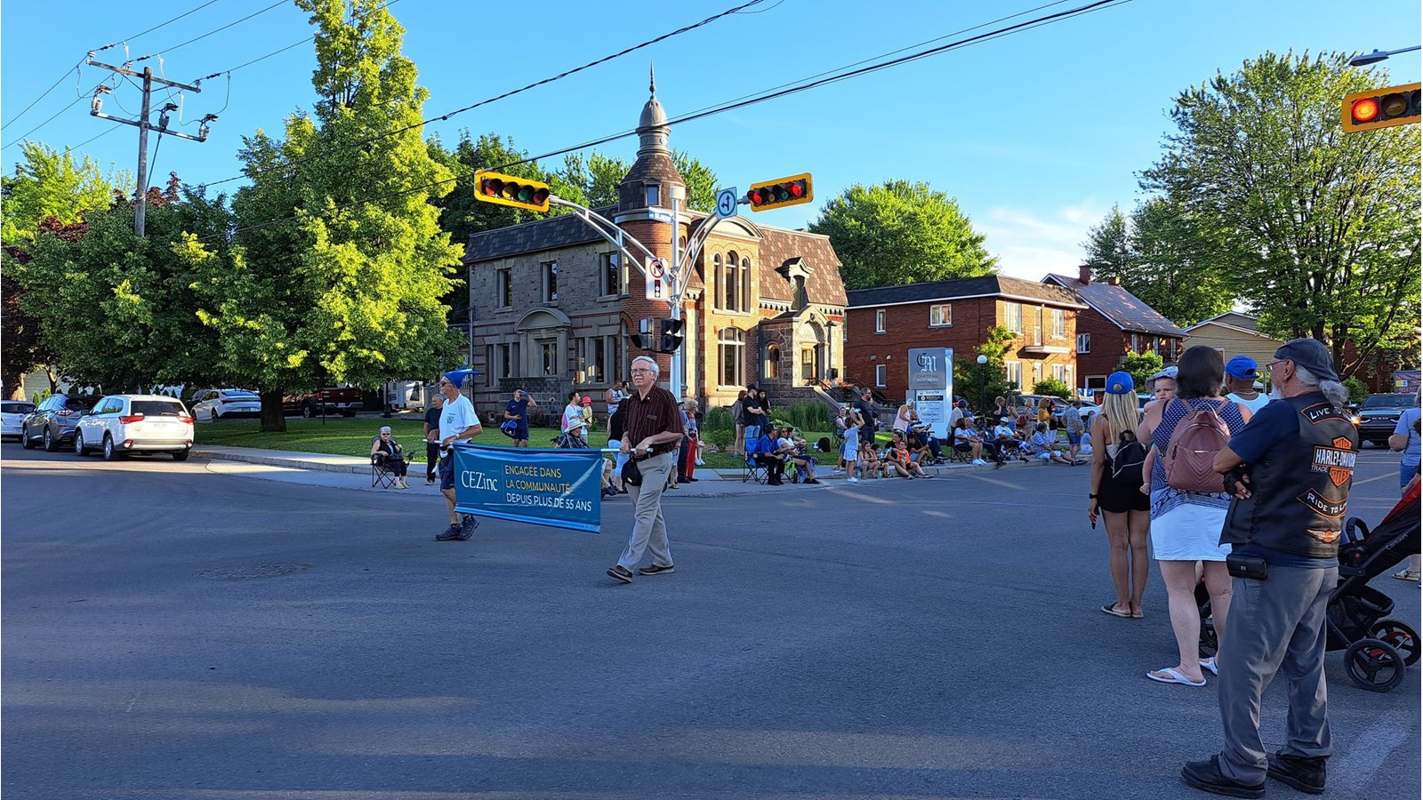 Retour en images sur le défilé de la Saint-Jean-Baptiste à Salaberry-de-Valleyfield