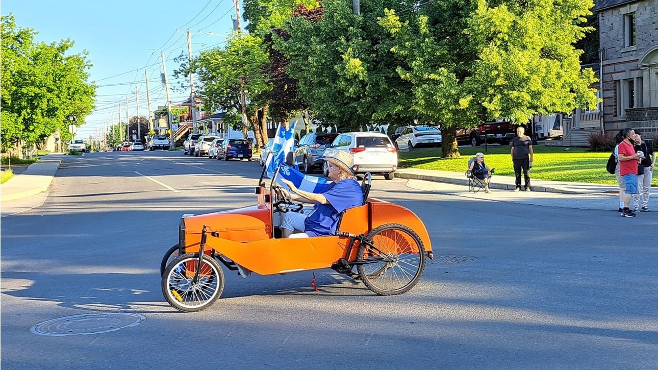 Retour en images sur le défilé de la Saint-Jean-Baptiste à Salaberry-de-Valleyfield