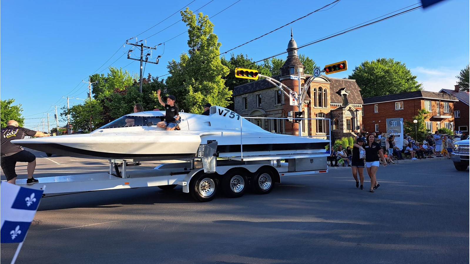 Retour en images sur le défilé de la Saint-Jean-Baptiste à Salaberry-de-Valleyfield