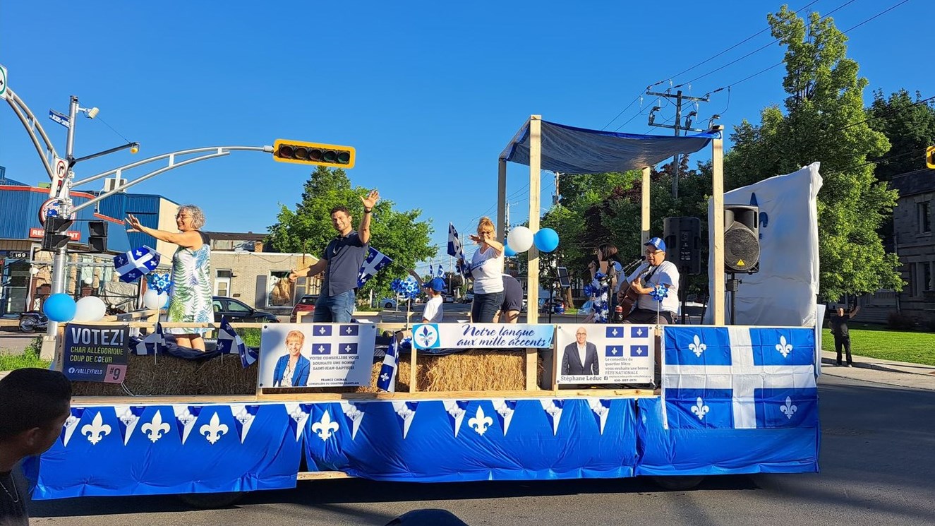 Retour en images sur le défilé de la Saint-Jean-Baptiste à Salaberry-de-Valleyfield