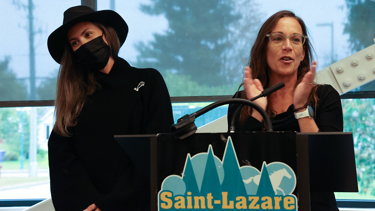 Saint-Lazare dévoile la Place Maurice-Chartrand