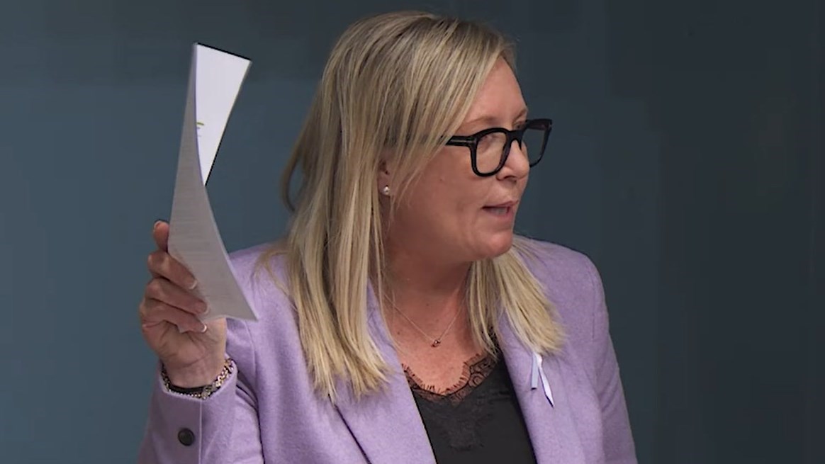 8 décembre 2022 : Programme sport et art études : Marie-Claude Nichols demande le statu quo