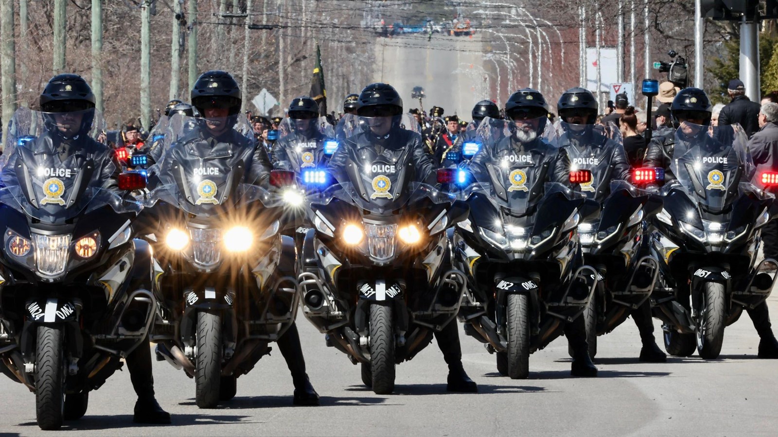Les agents motards de Vaudreuil-Soulanges Benoît Théorêt et Jean-René Rivest ont pris part au cortège