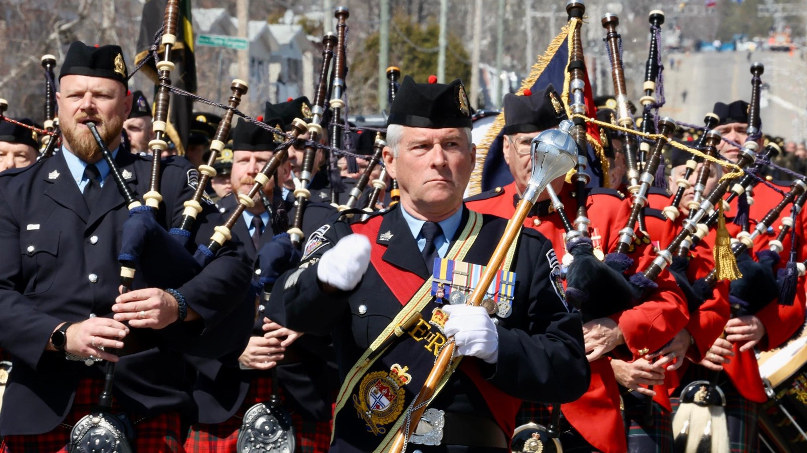 Des policiers de la région participent au dernier hommage à Maureen Breau