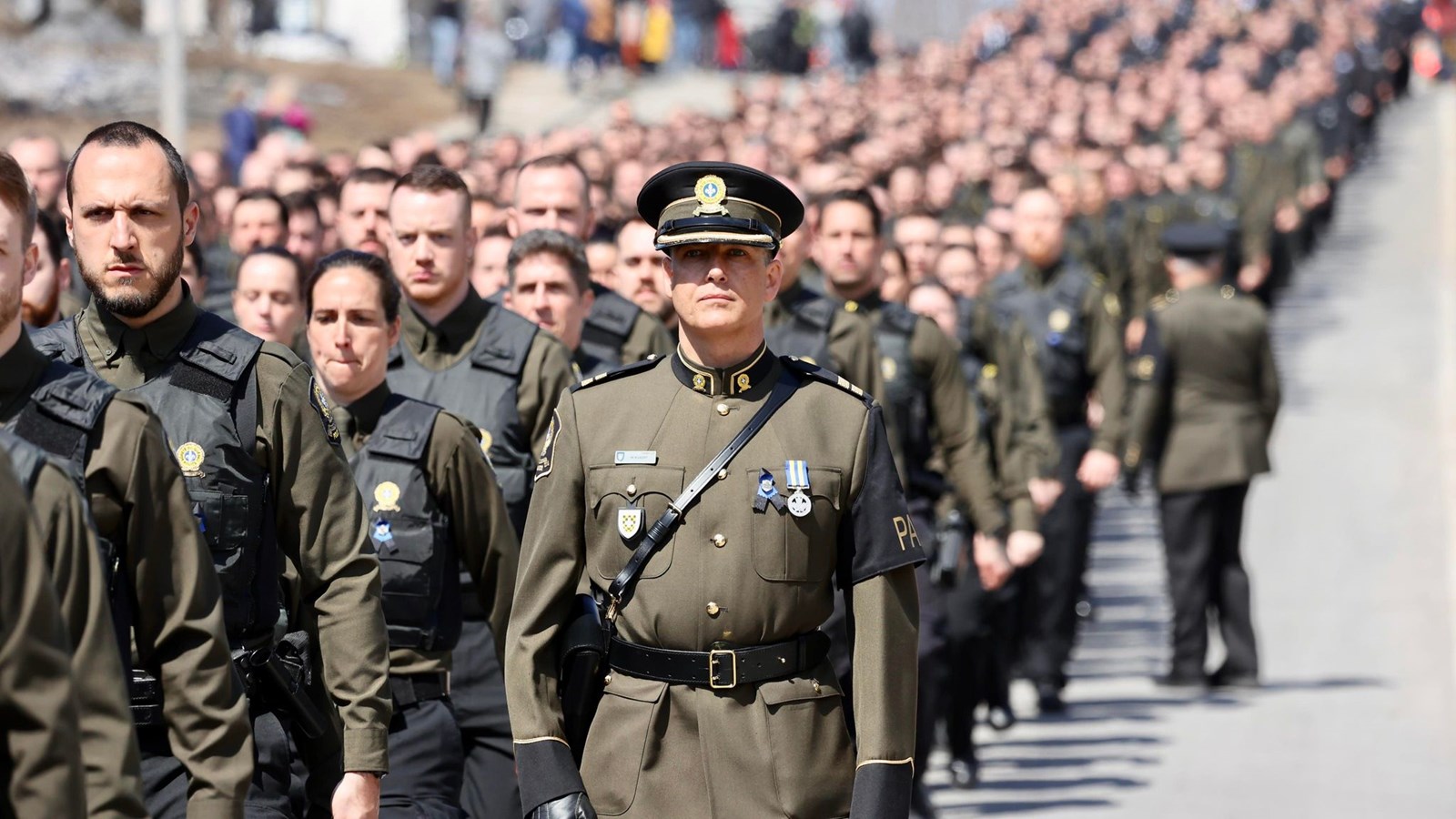Des policiers de la région participent au dernier hommage à Maureen Breau