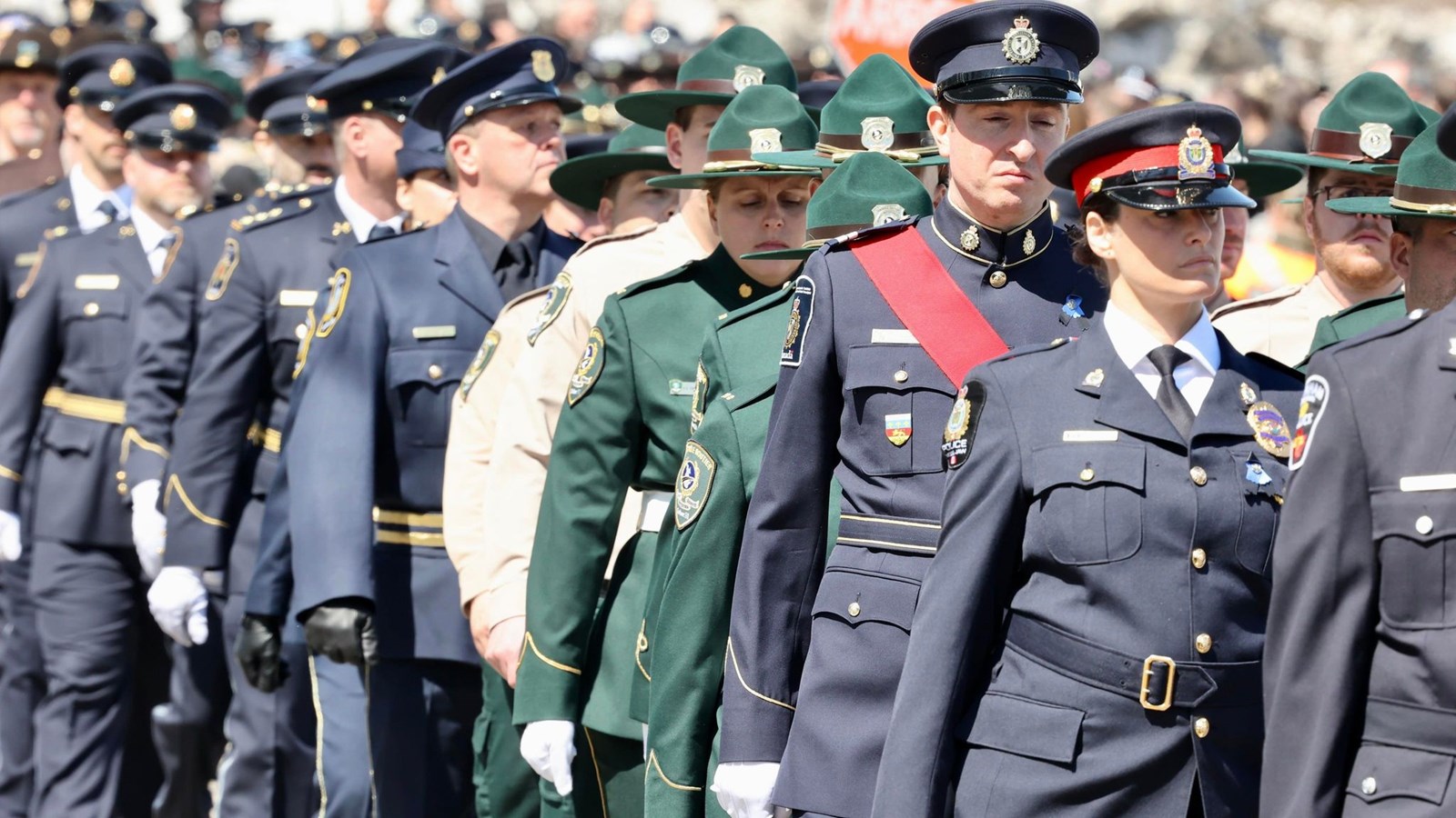 Des policiers de la région participent au dernier hommage à Maureen Breau