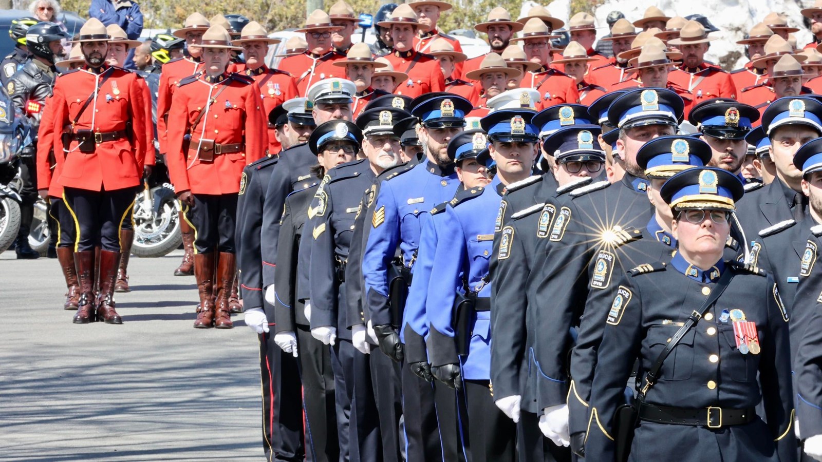 Des policiers de la région participent au dernier hommage à Maureen Breau