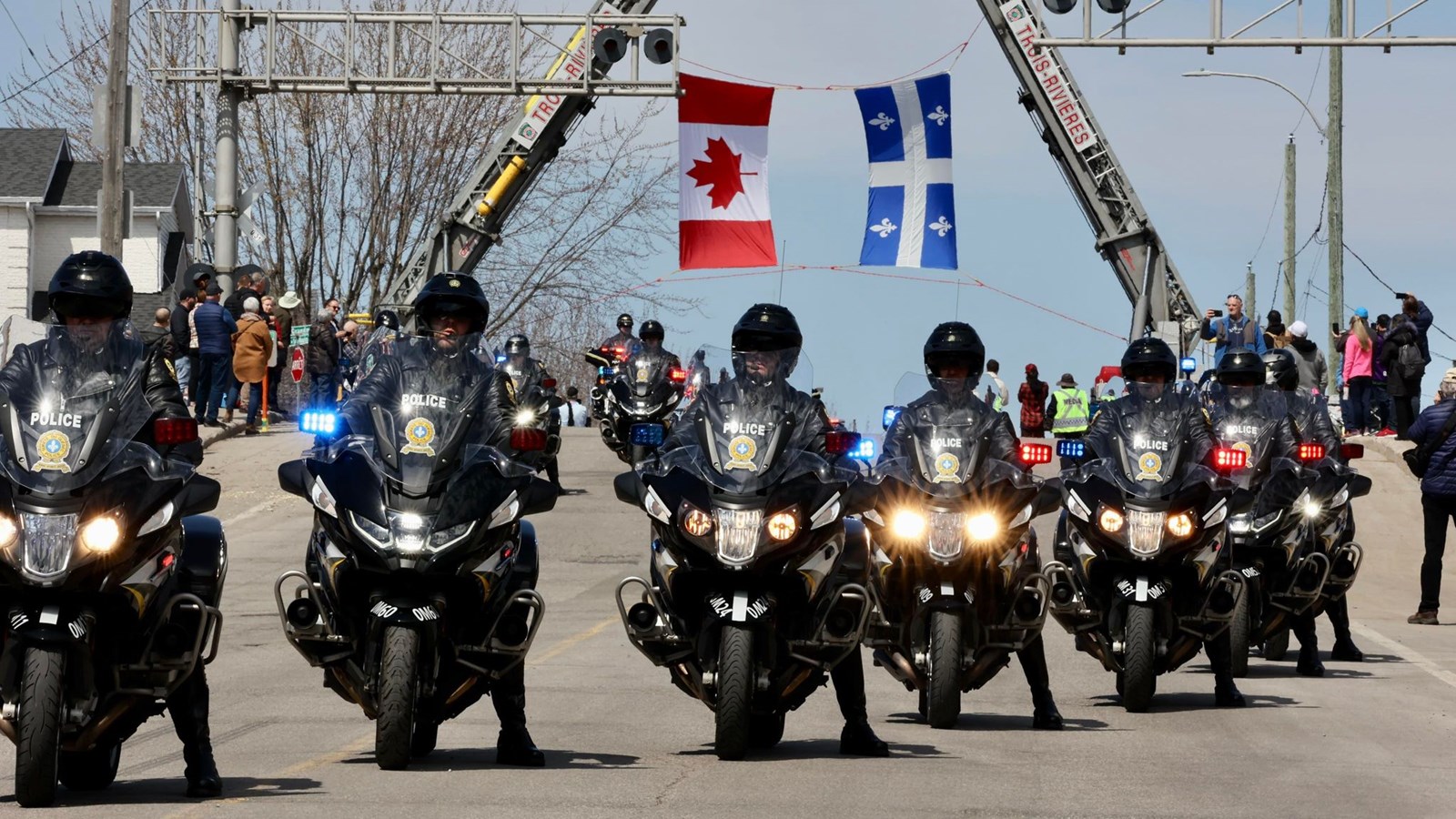 Des policiers de la région participent au dernier hommage à Maureen Breau