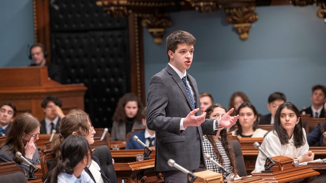 Des élèves de la Cité-des-Jeunes à l’Assemblée nationale